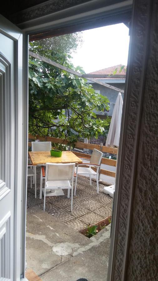 Petkovic Apartmani 1 Tivat Exterior photo